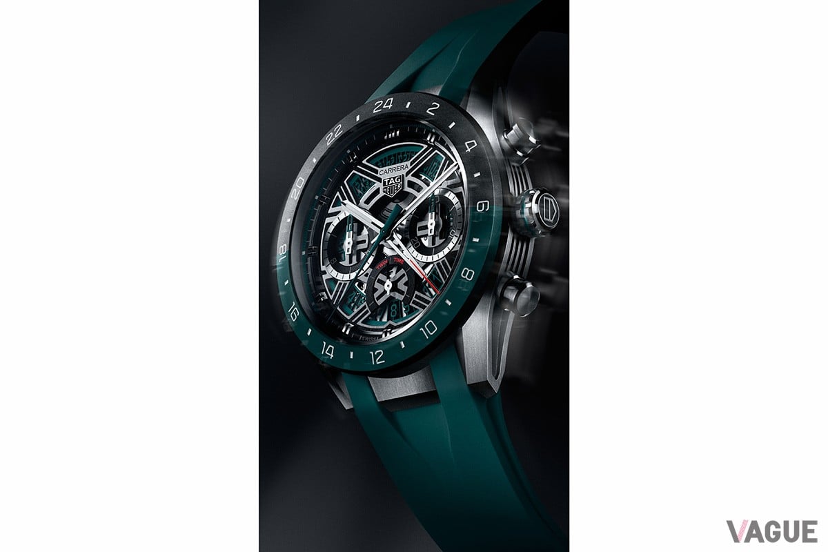 旅支度に欠かせないGMT機能をシリーズで初めて搭載した「カレラ クロノグラフ エクストリームスポーツ ツインタイム」。落ちついたグリーンも好印象だ