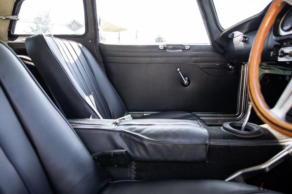 オークションに出品された1965年式ホンダ「S600クーペ」
