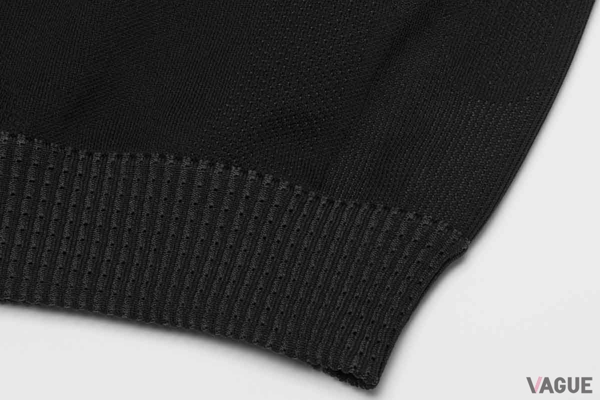 FUSIONKNIT HYBRID CREWNECK：4万4000円