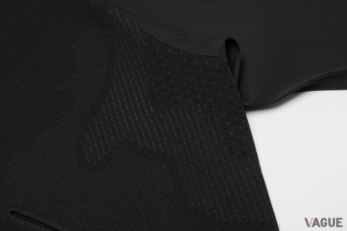 FUSIONKNIT HYBRID CREWNECK：4万4000円