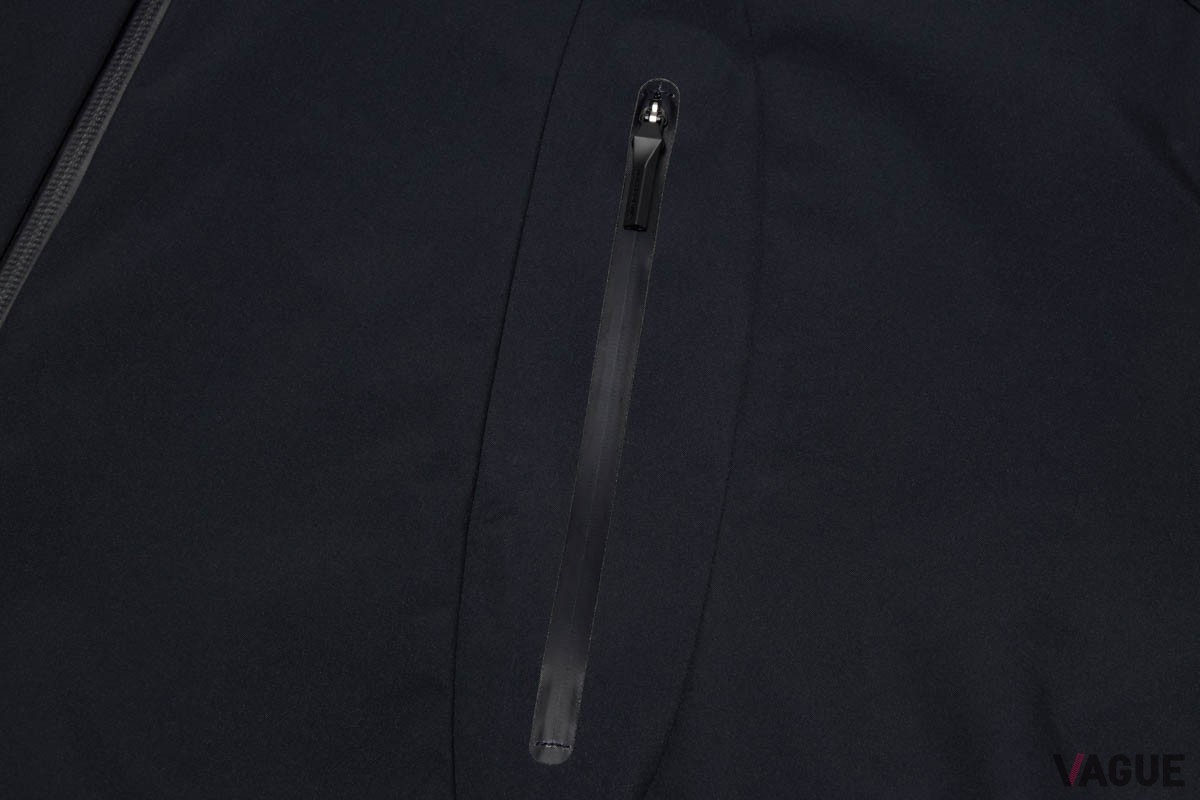 DYNAMIC VENT HARD SHELL JACKET：7万9000円