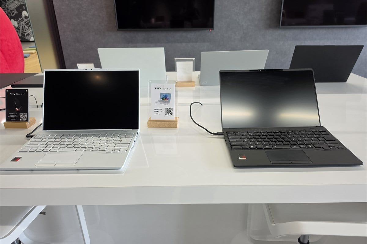 会場に並んだFMV Note Uシリーズ。シリーズ最軽量の「UX-L3」は約634gを維持しながら、部品を0.1g単位で見直す軽量化を継続。数字の派手さ以上に、細部を詰め続けるFMVの開発姿勢を象徴するシリーズだ。