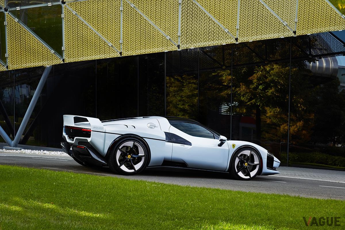 世界初公開されたフェラーリのワンオフモデル新型「SC40」