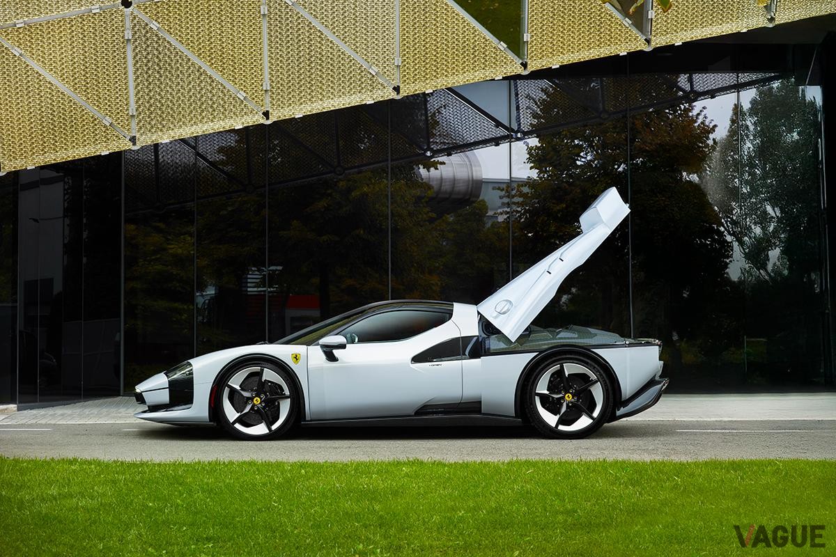 世界初公開されたフェラーリのワンオフモデル新型「SC40」