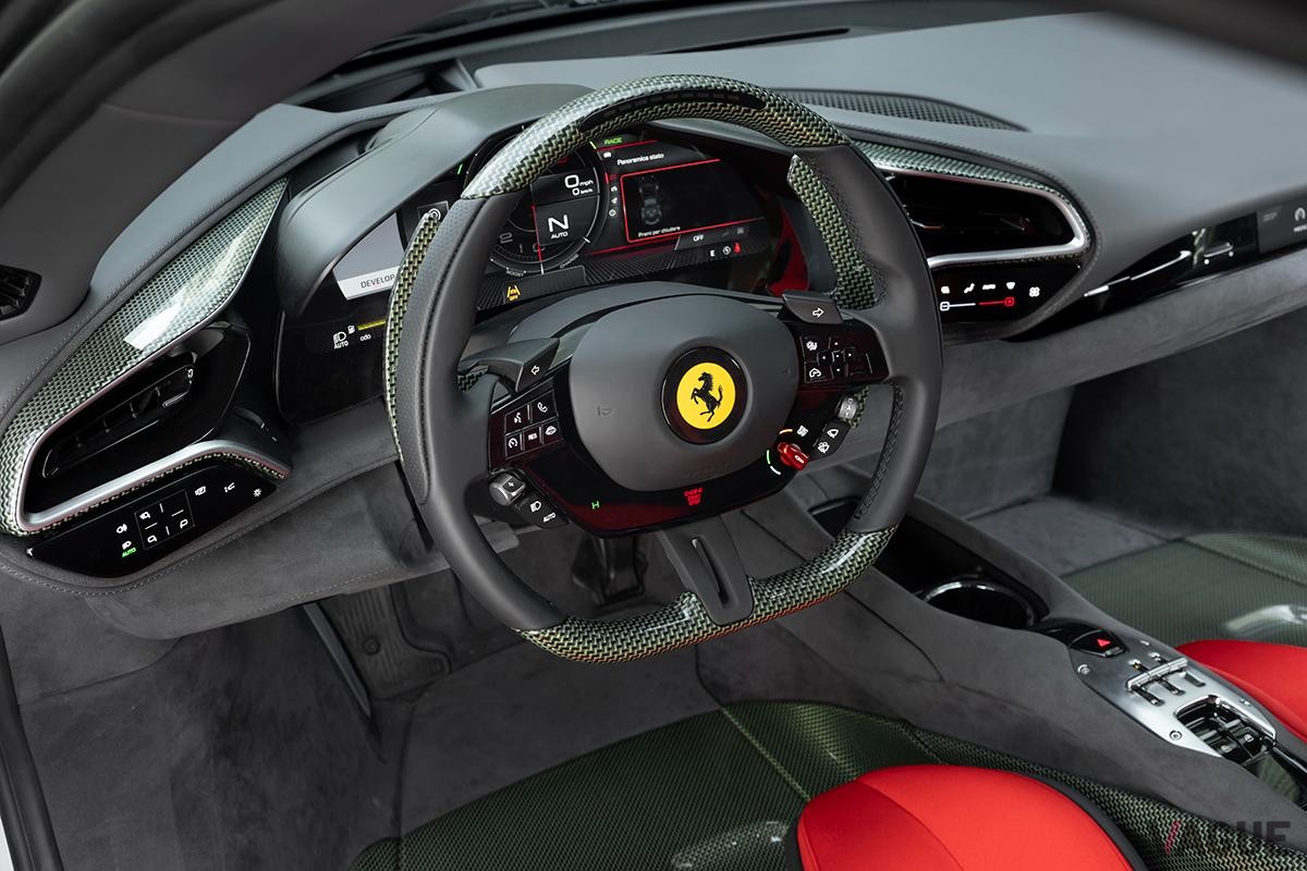 世界初公開されたフェラーリのワンオフモデル新型「SC40」