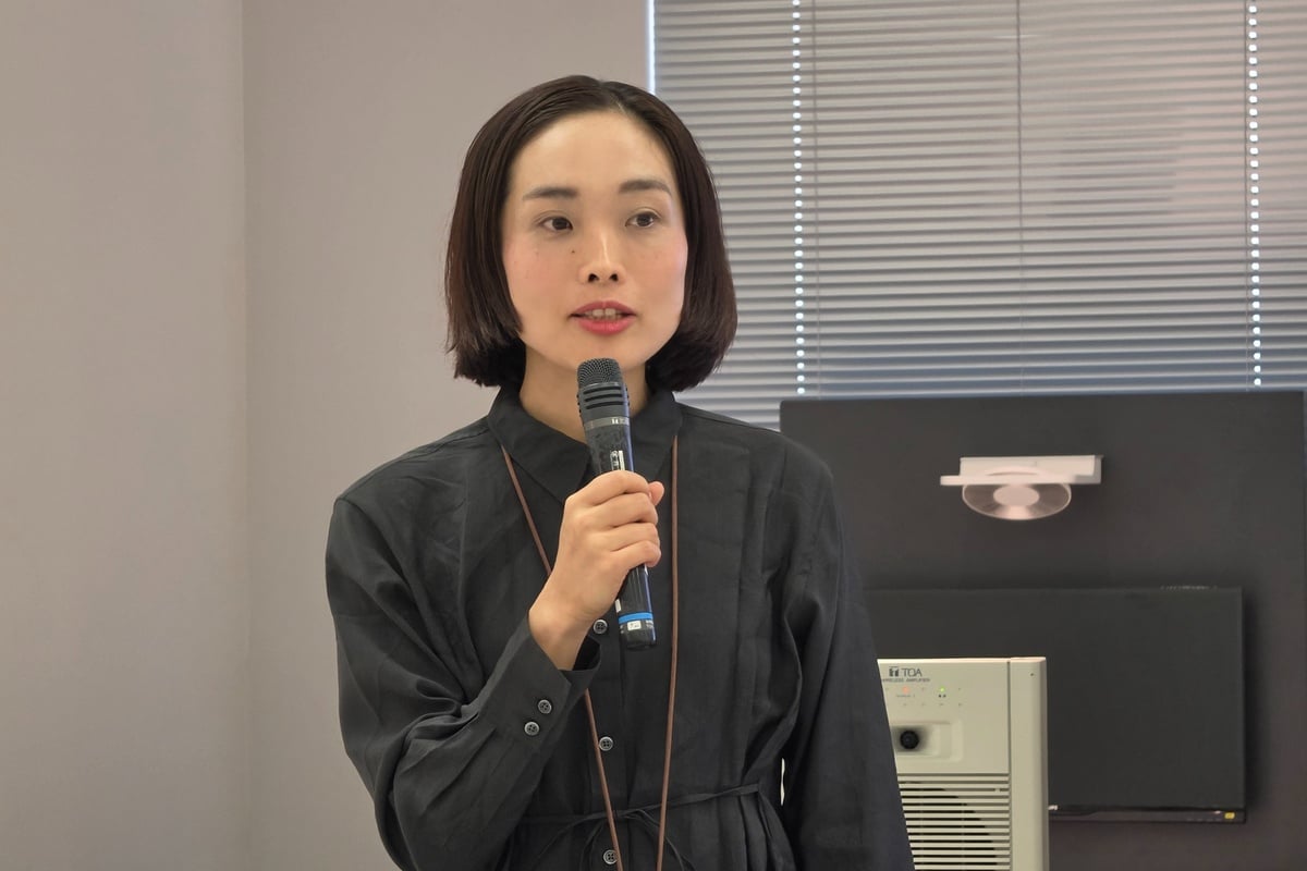 LIXIL Design & Brand Japan ブランド＆マーケティングストラテジー 統合マーケティング部リーダーの林佐江子氏。商品起点ではなく、「どう暮らしたいか」から住まいを考える新たな顧客体験の狙いを説明した。