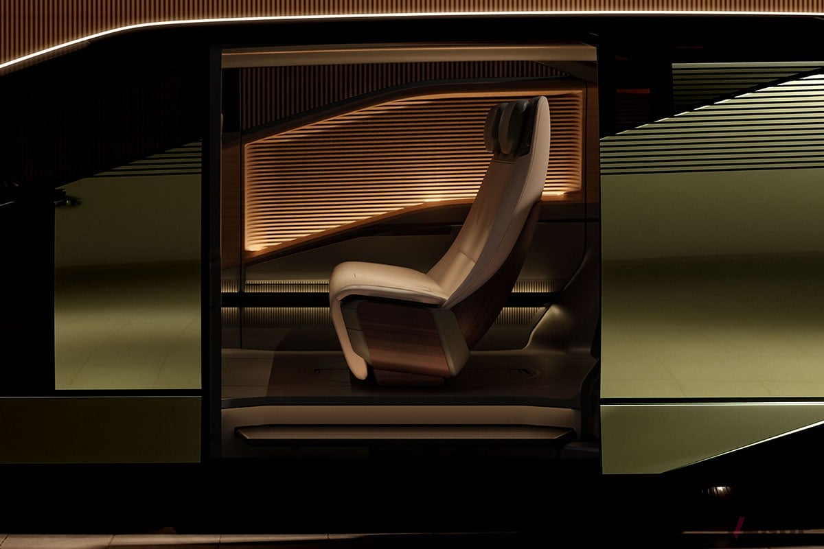 世界初公開されたレクサス新型「LSコンセプト」