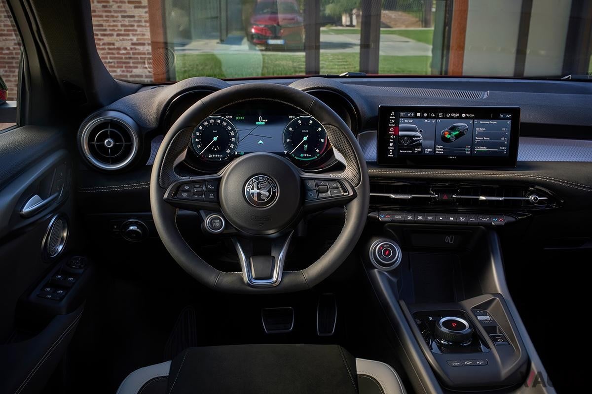 欧州で初公開されたアルファ ロメオ新型「トナーレ」