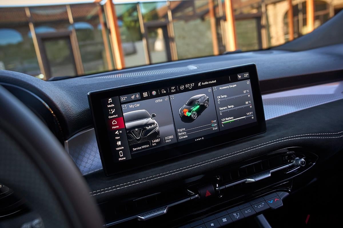 欧州で初公開されたアルファ ロメオ新型「トナーレ」