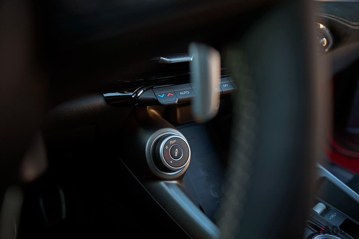 欧州で初公開されたアルファ ロメオ新型「トナーレ」