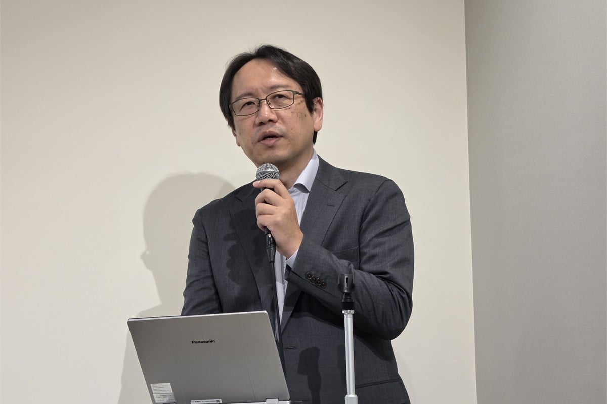 パナソニック株式会社 コンシューマーマーケティング ジャパン本部 商品マーケティングセンター AVC商品部 部長の金澤貞善さん。冒頭の説明では、クラウド録画を実現するため、製品開発に先立って「ルールづくり」から取り組んだことを紹介した。