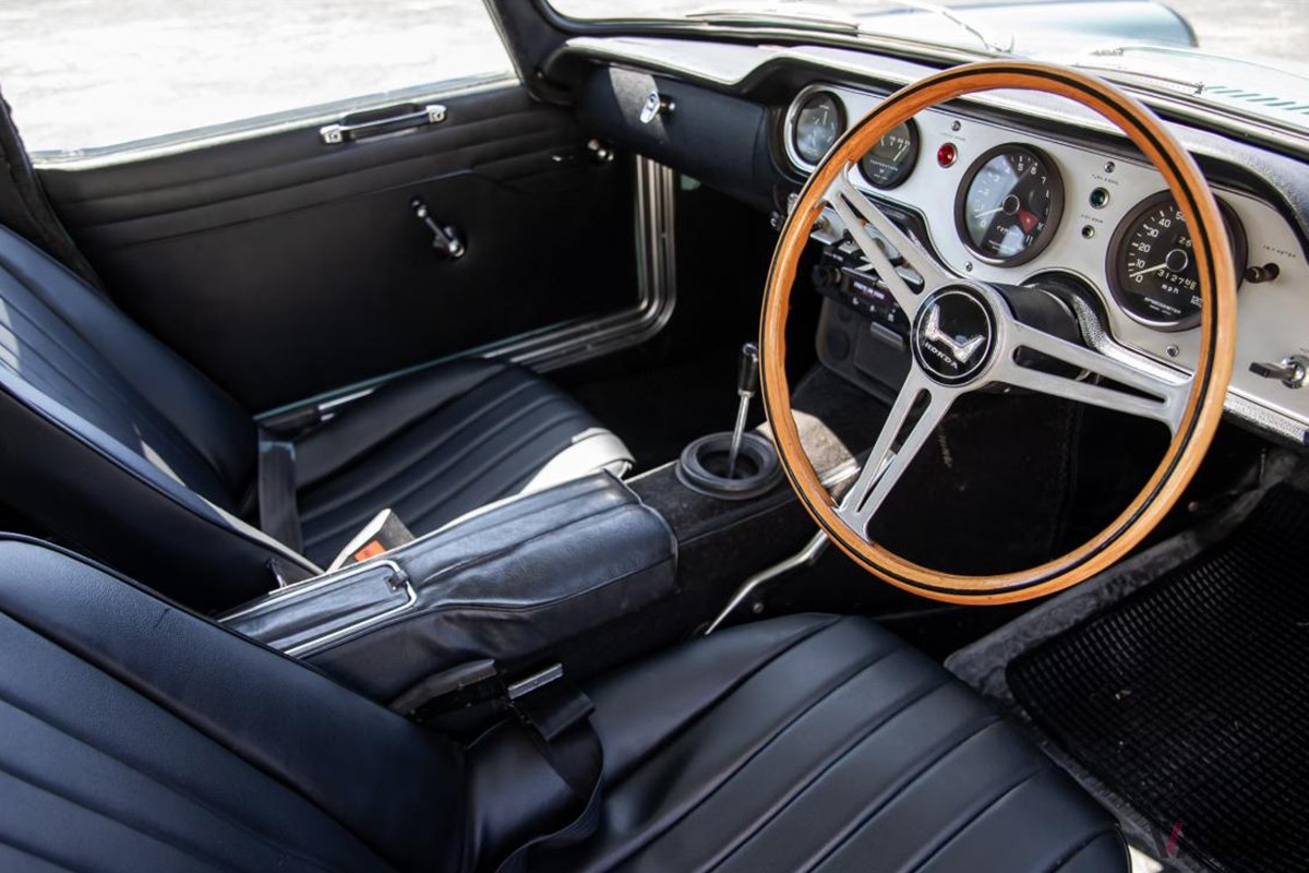 オークションに出品された1965年式ホンダ「S600クーペ」