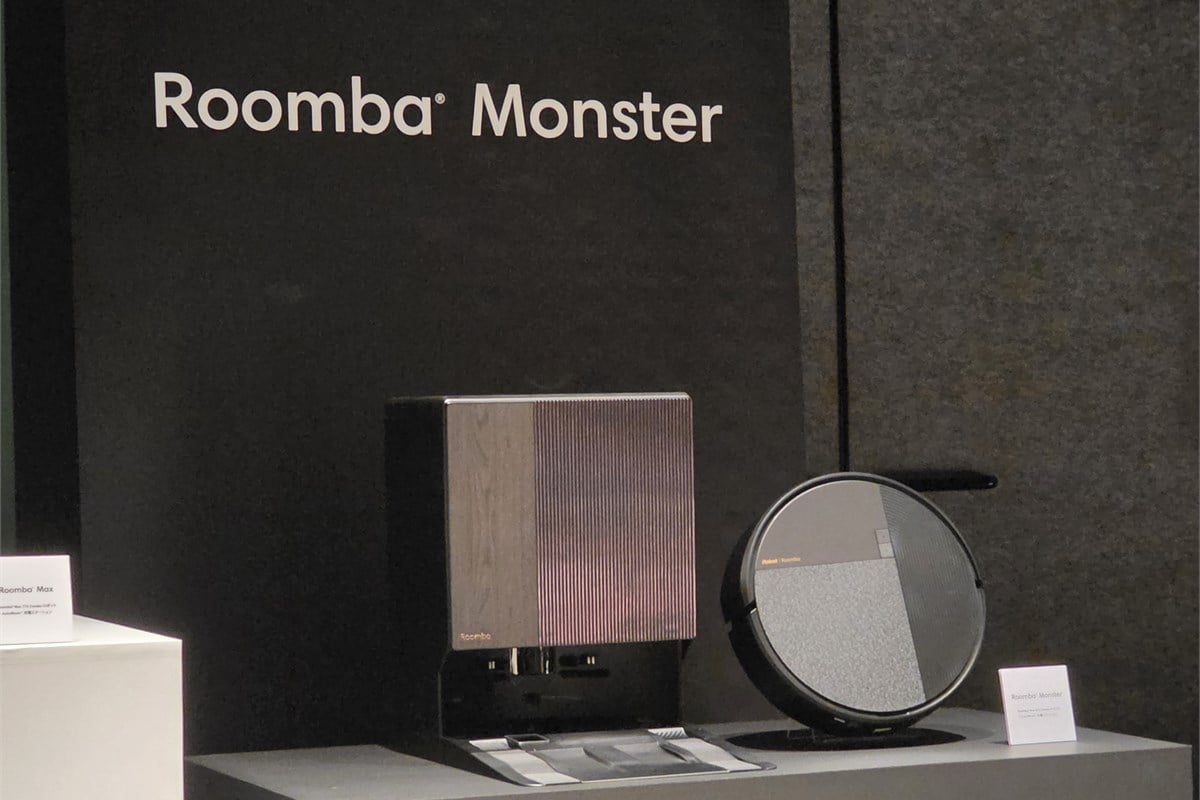 製品展示スペースには「Roomba Monster」の文字が掲げられていました。型番だけでは伝えにくい最上級モデルの個性を、直感的な呼び名で示すことも日本市場ならではの戦略です。
