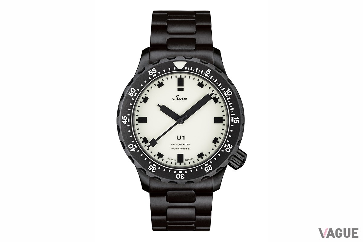 ケースなどにはドイツの潜水艦「Uボート」で使われるUボード・スチールを採用。高い耐海水性など実際の海の使用でも頼もしい性能とストーリー性を併せ持つ。写真はダブルロック式ブレスレット仕様（96万300円 消費税込予定価格）