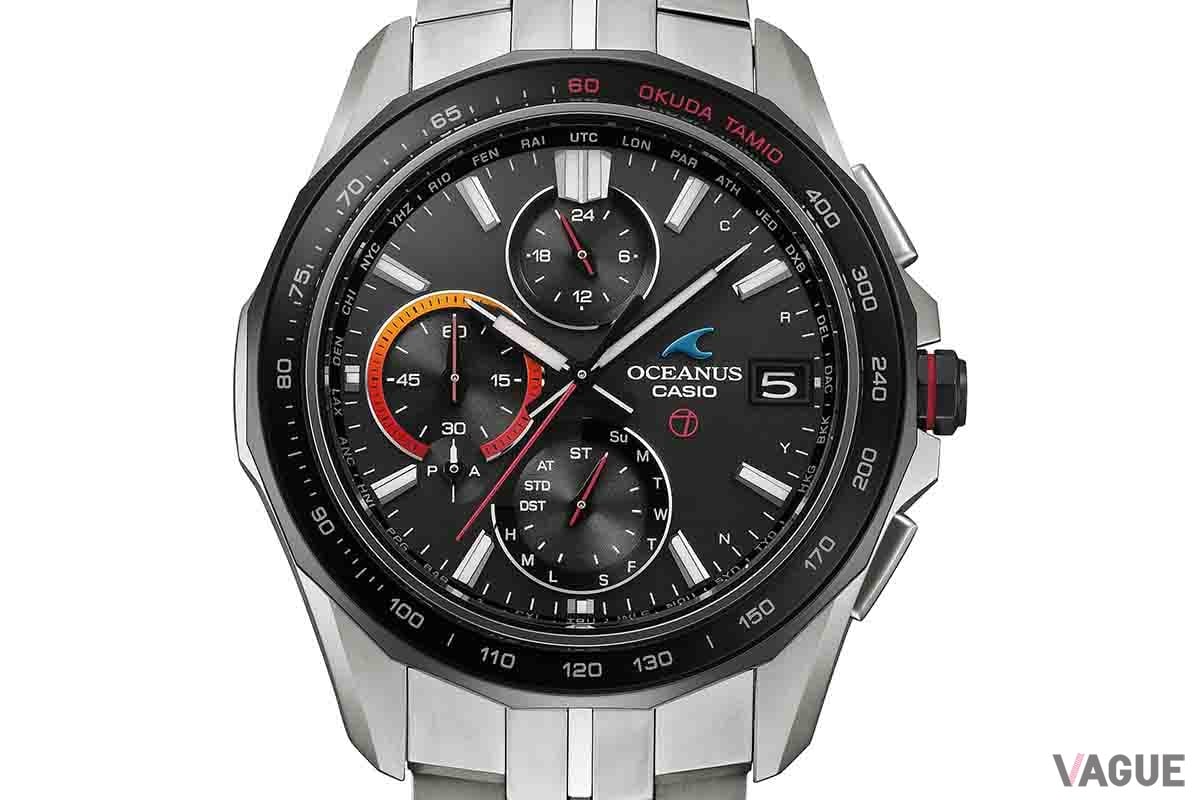 インダイヤルは奥田氏が好きなカラーだというオレンジとレッドのグラデーション。タキメーターには「60」「OKUDA TAMIO」の文字が見える