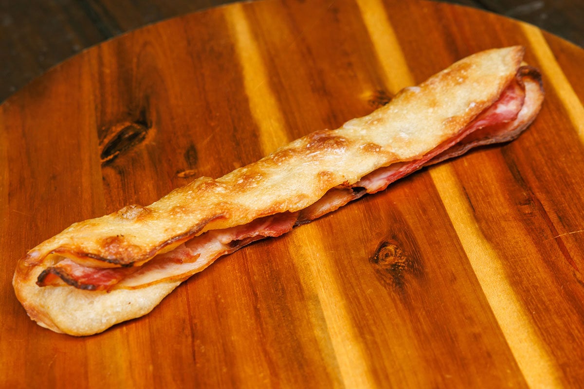 阿蘇自然豚のベーコン450円。外はカリッと、そして中からはベーコンの旨みが