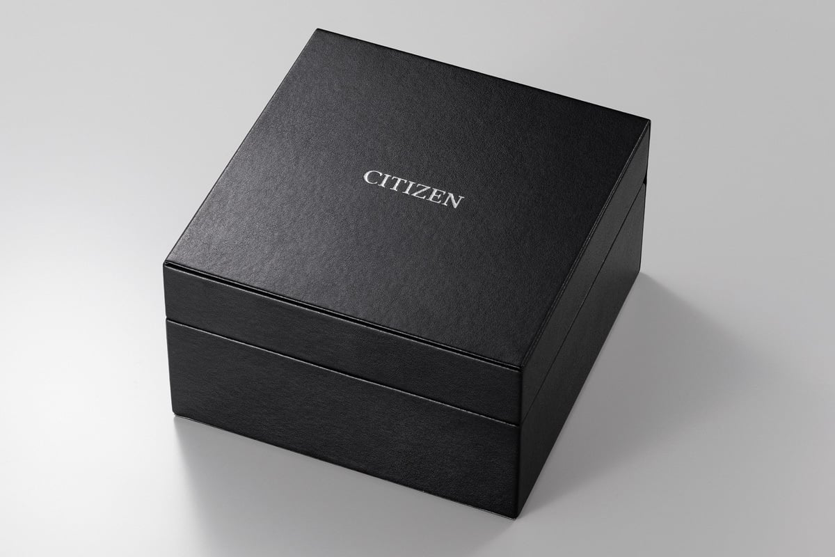 CITIZENロゴを配した専用BOXの外観