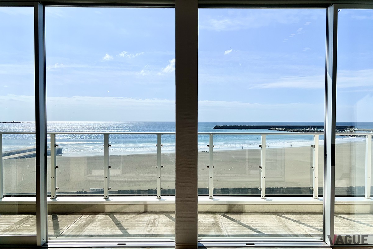 さえぎるもののない海景を眺めることができる