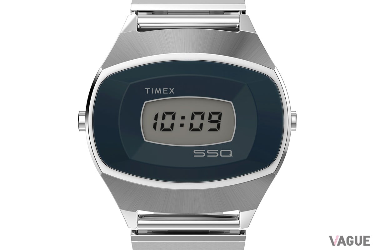 樹脂製パーツとスチール製ケースによる独特な楕円形フォルム。現代の目線で見ると大仰だが、その中心は時刻表示のみというシンプルさが面白い