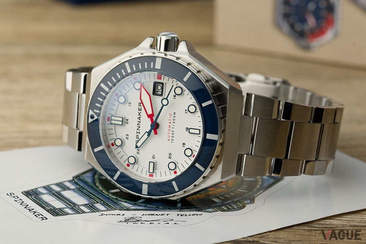 ムーブメントは親近感の湧く日本製の「NH35」を搭載（Regatta White）