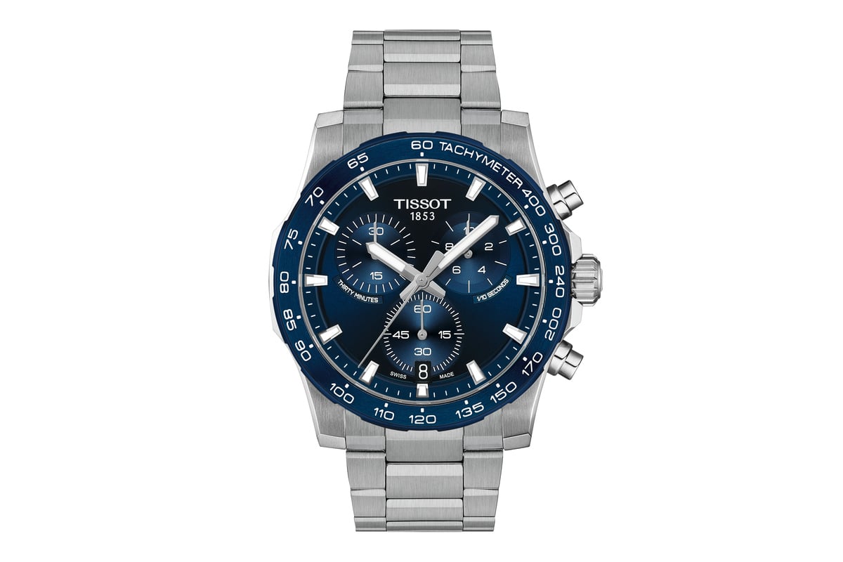 「ティソ スーパースポーツ クロノ 42mm」のT125.417.11.041.00（7万5900円 消費税込）はダイヤルもベゼルも深いブルー。