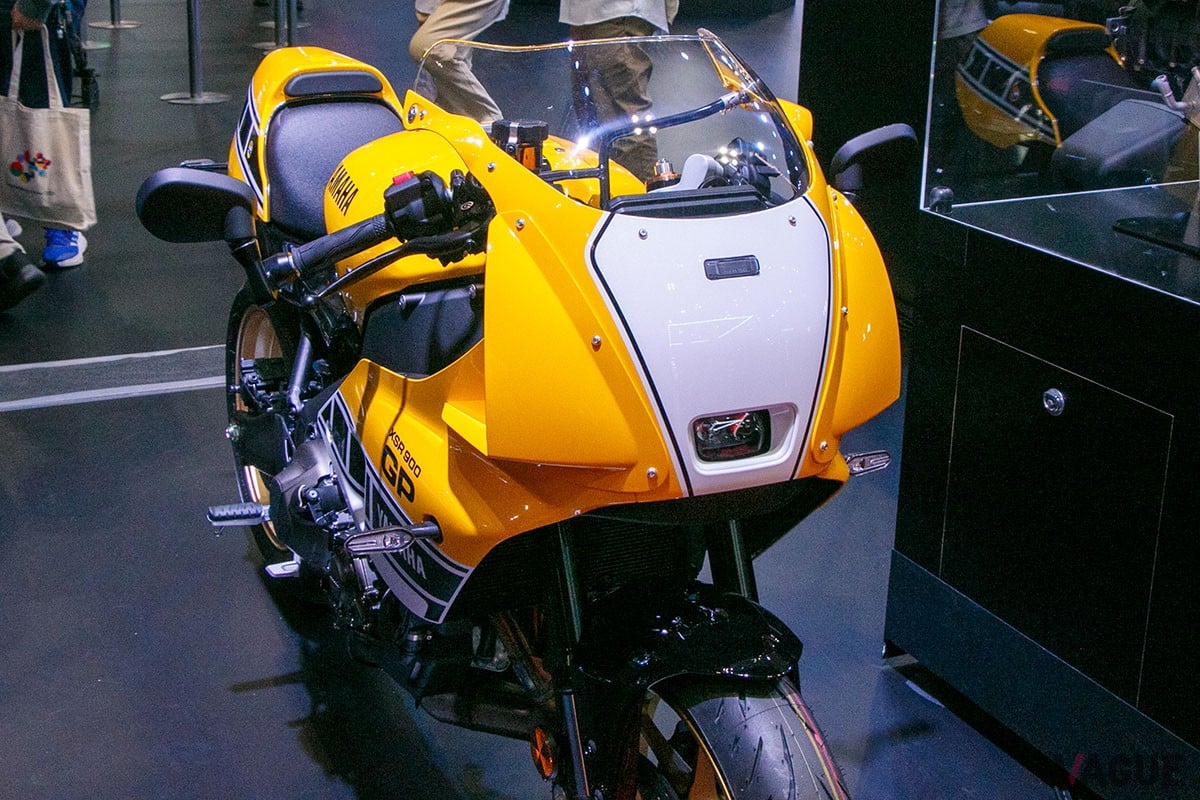 “インターカラー”に彩られた外装キットを装着した「XSR900GP」