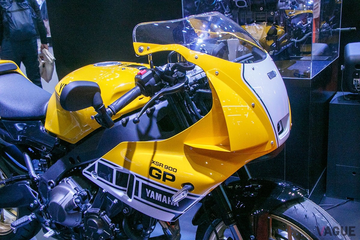 “インターカラー”に彩られた外装キットを装着した「XSR900GP」