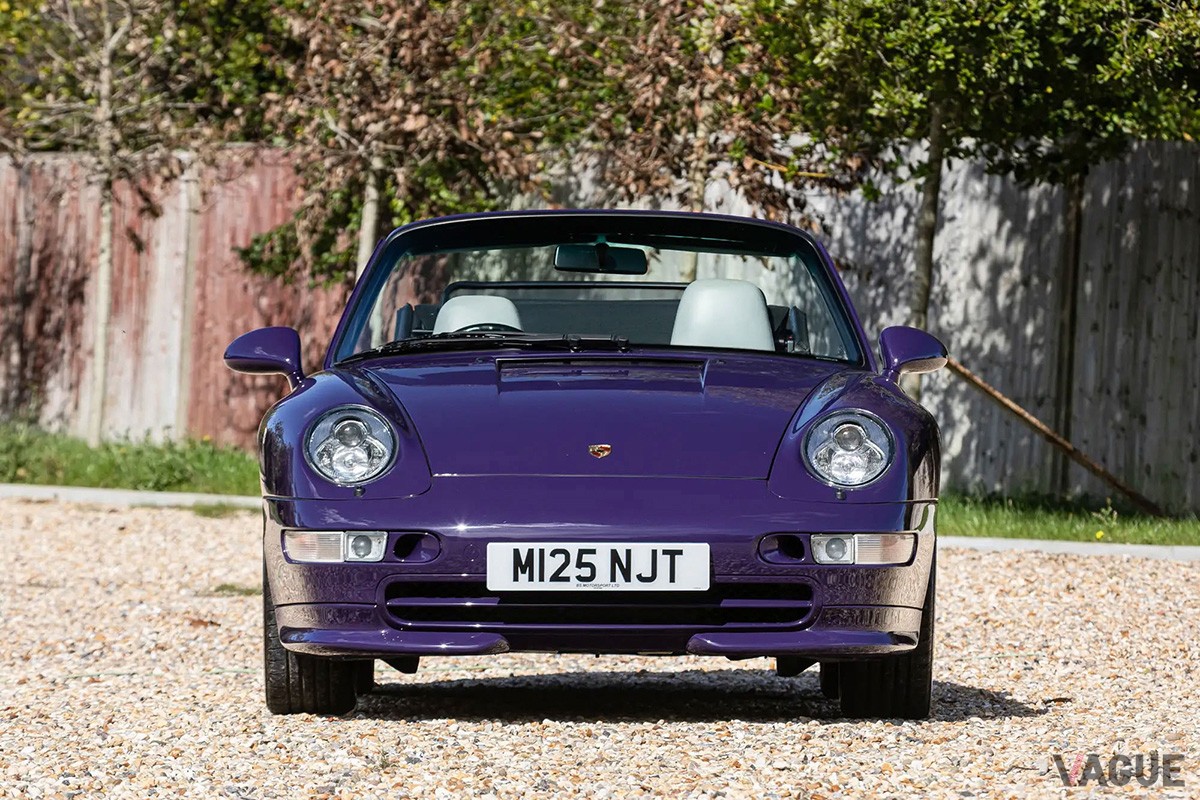 イギリスのオークションに出品された希少な993型「911ターボ カブリオレ」（C）Iconic Auctioneers