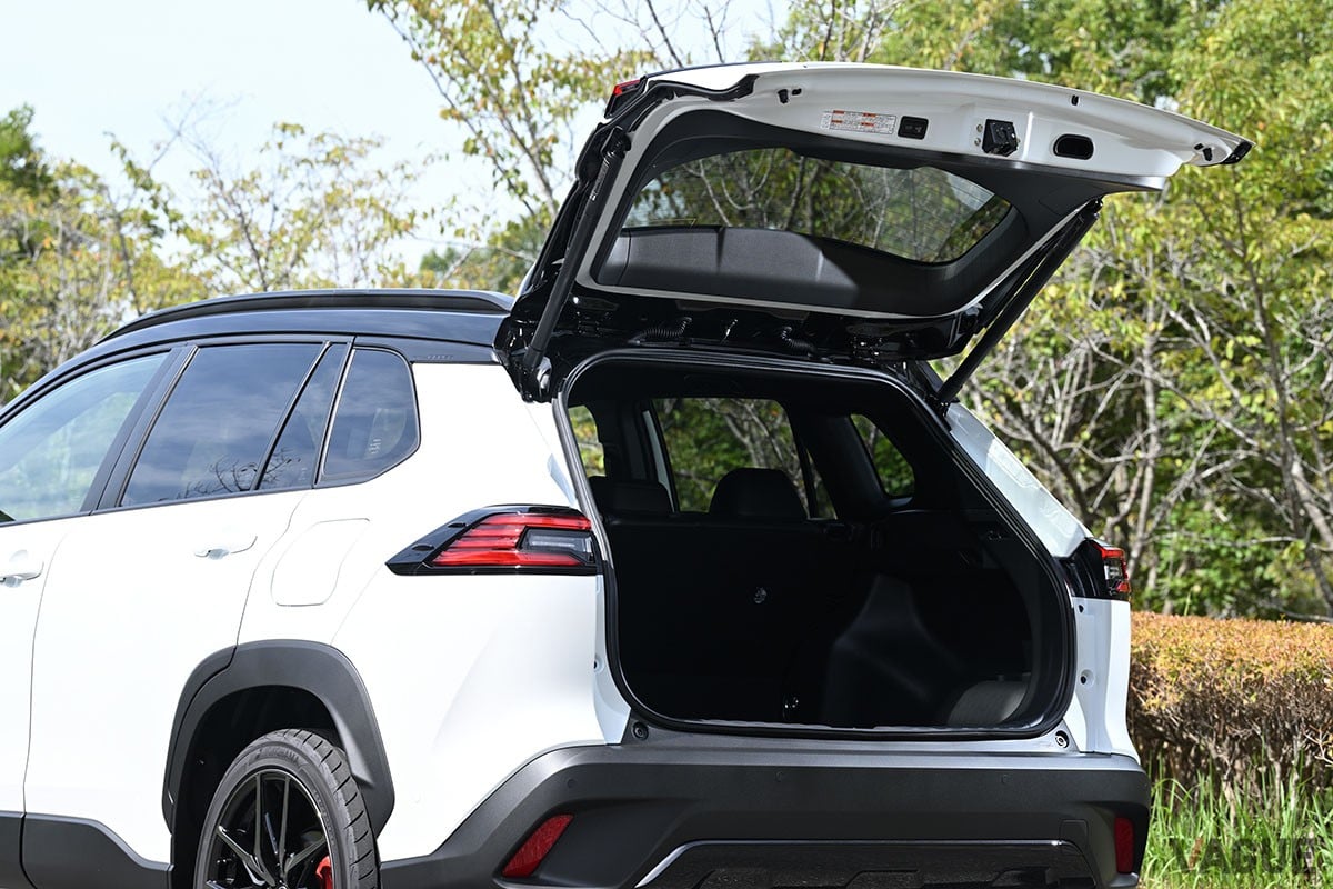 トヨタ「カローラ クロス GRスポーツ」