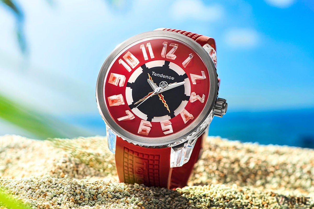 ルフィの胸の傷がダイヤルの中央にデザイン