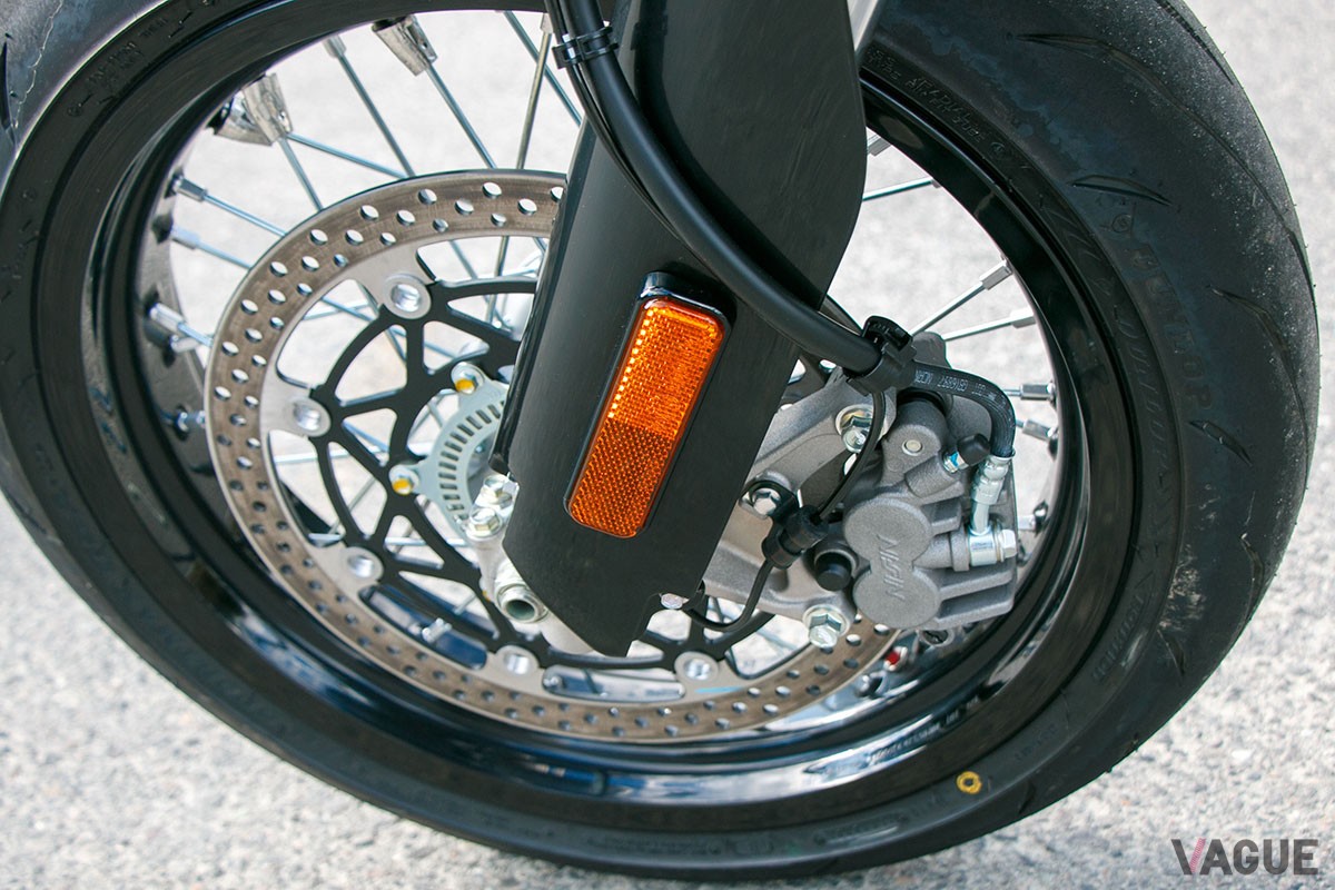 スズキ「DR-Z4SM」