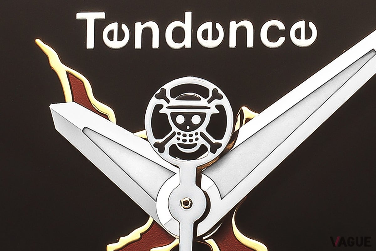 秒針の尖端には海賊旗を刻印