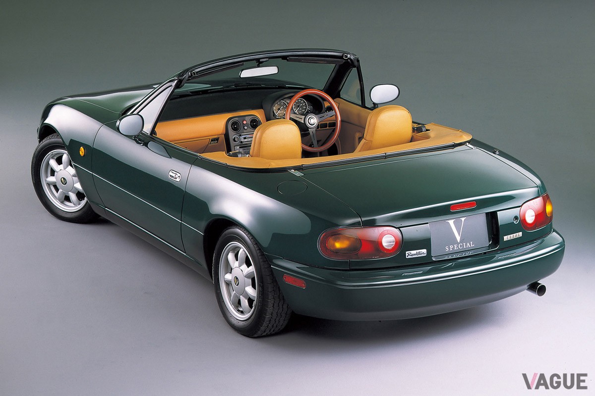 1990年に登場し、クラシカルなスタイルで人気を得た「Vスペシャル」。タンカラーのレザーシートやウッドパーツなどを備える
