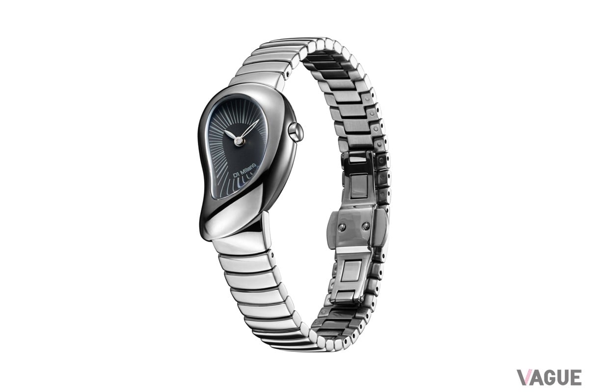 液体のように流れるメタルを思わせるステンレススチール製ケース