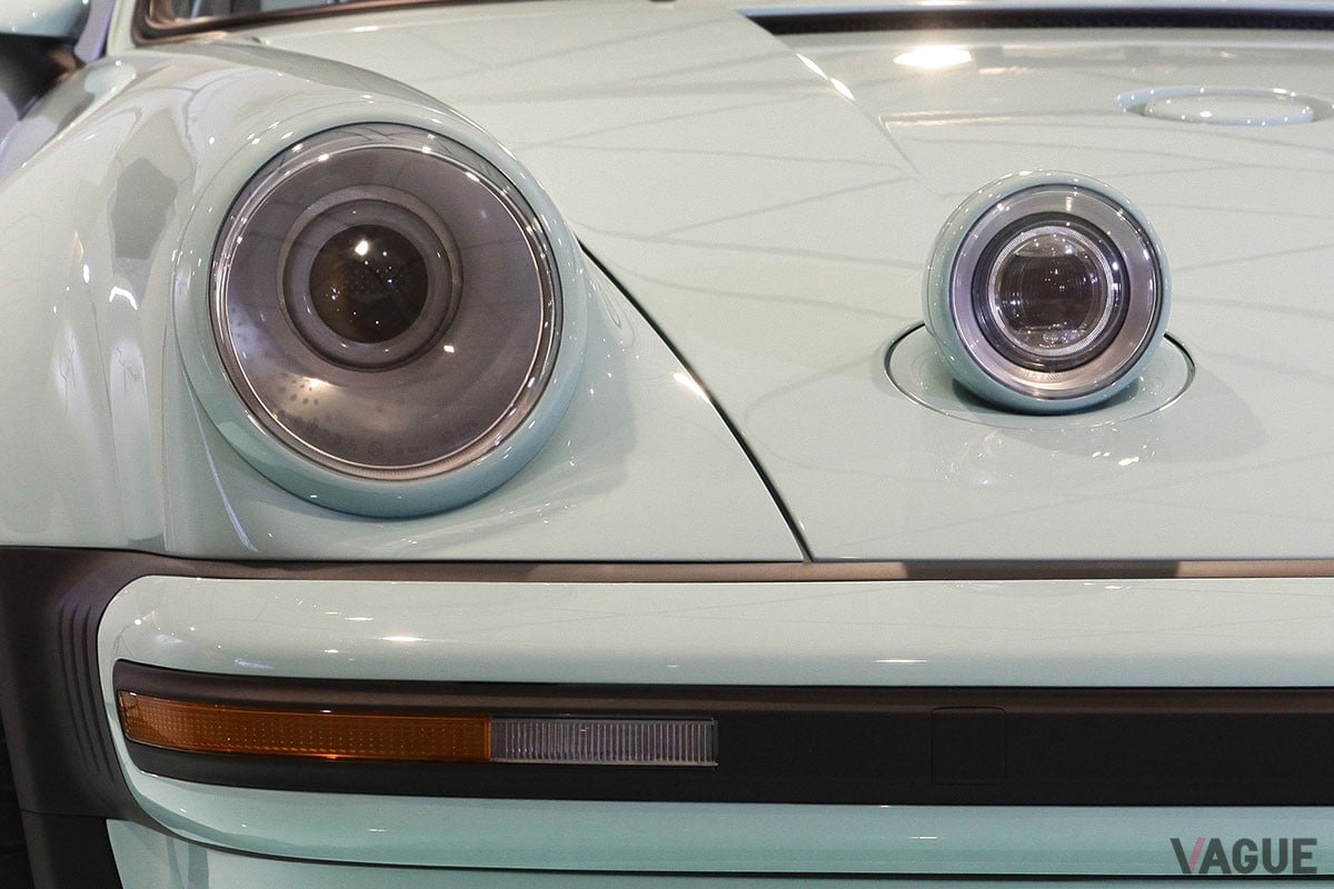 シンガー・ヴィークル・デザインが手がけた「ポルシェ911カレラクーペ リイマジンド バイ シンガー」