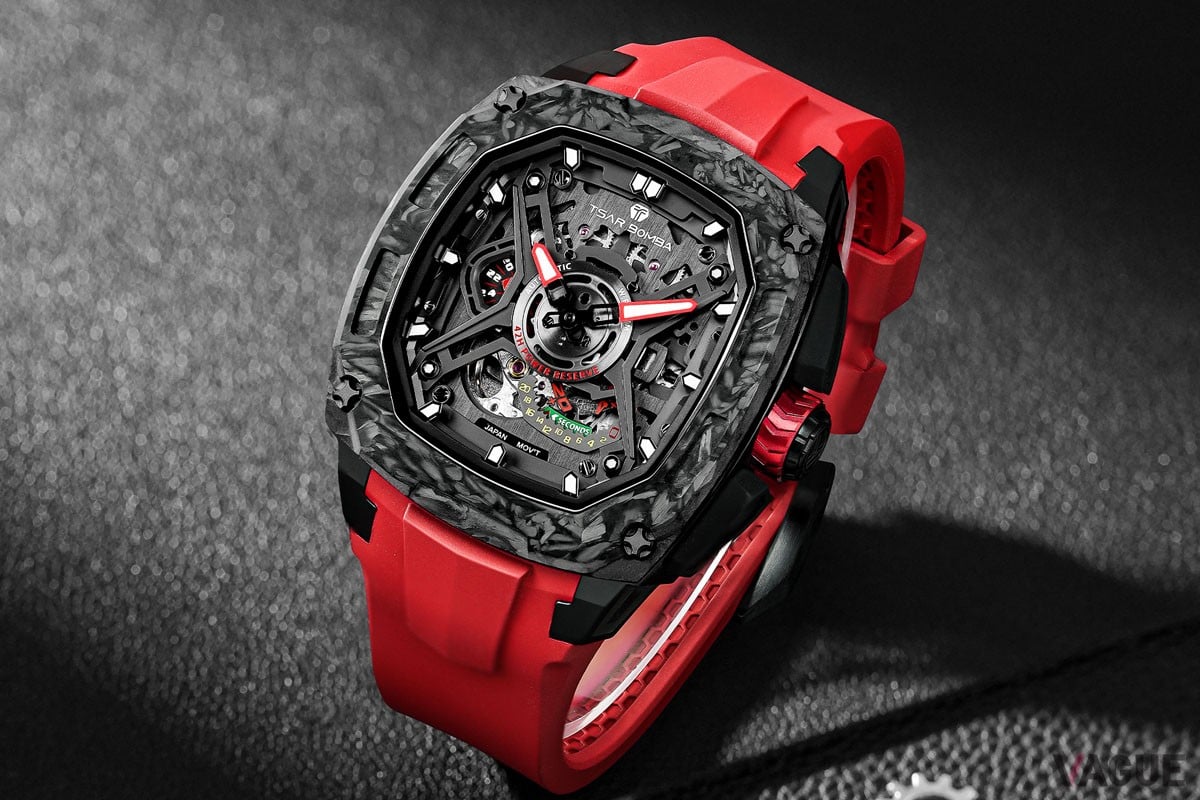 手首で生きる力強い造形を追求した次世代ウォッチ