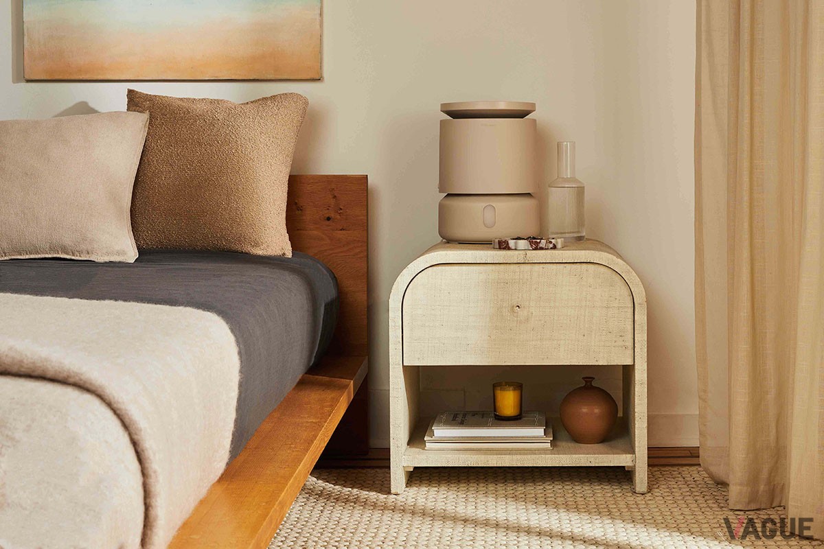 ベッドサイトで使うことを想定、Blueairのラインナップの中では比較的コンパクトな部類に入る「DreamWell Humidifier H38i」