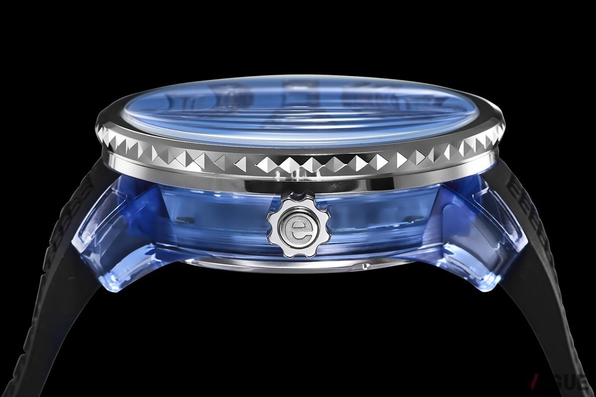 テンデンスらしい大胆なケース