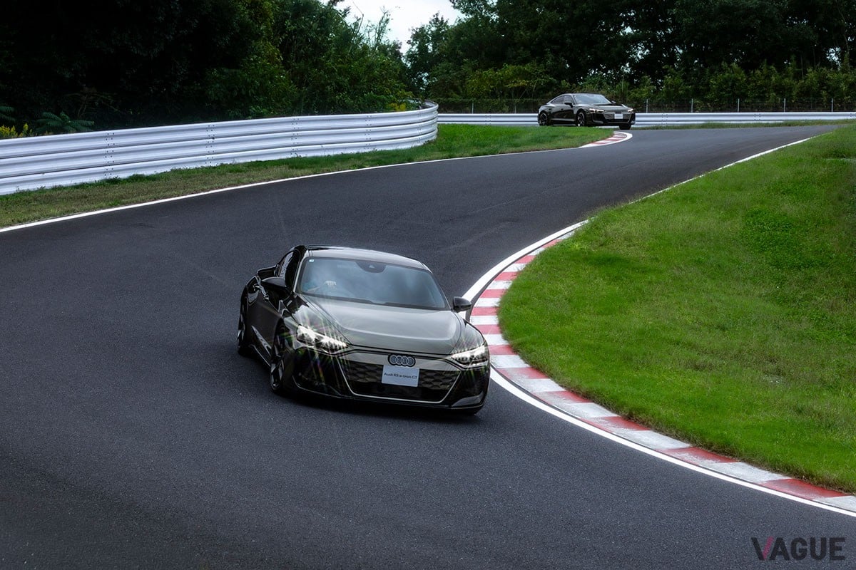 アウディ主催のイベント「Audi e-tron GT Dynamic Driving Experience」のワンシーン