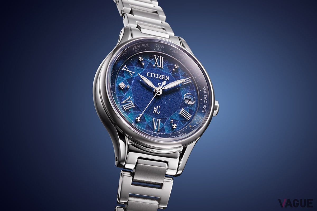 ラメを散りばめたダイヤルが満天の星空を思わせる「シチズン クロスシー EC1160-71L」。日付表示部分にレンズ加工を施したドーム型風防が雰囲気を添える