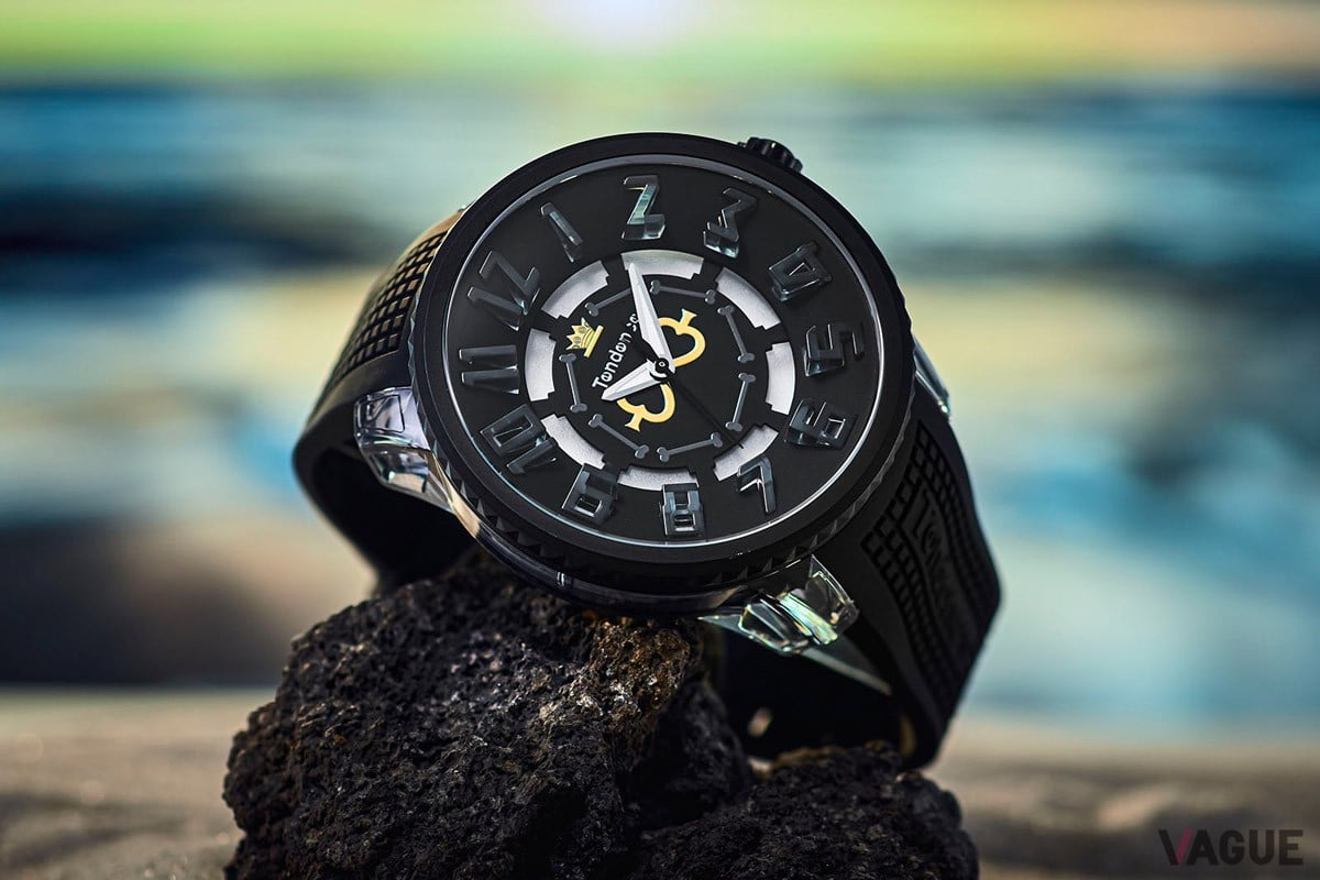 中心にサングラスをデザインしたブルックモデル