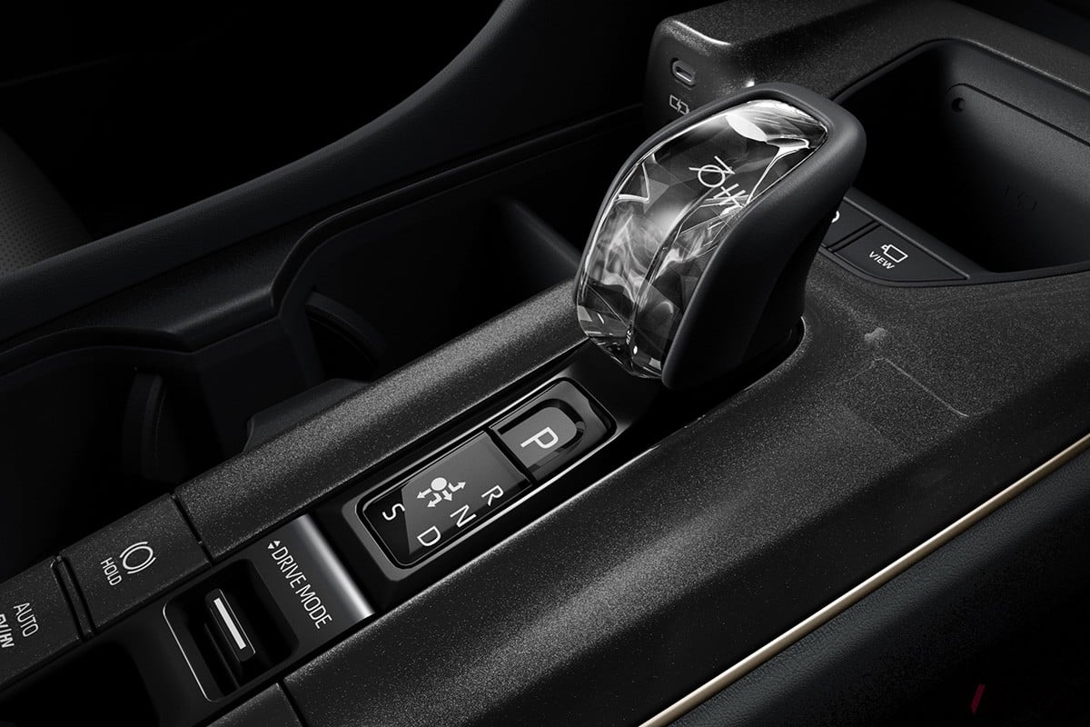 トヨタ「クラウン・エステート」の特別仕様車“THE 70th”