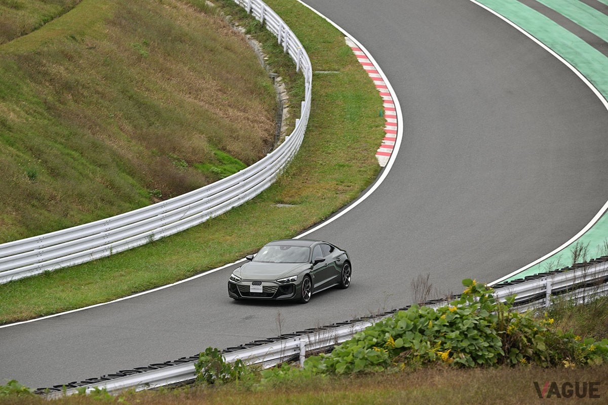 アウディ主催のイベント「Audi e-tron GT Dynamic Driving Experience」のワンシーン