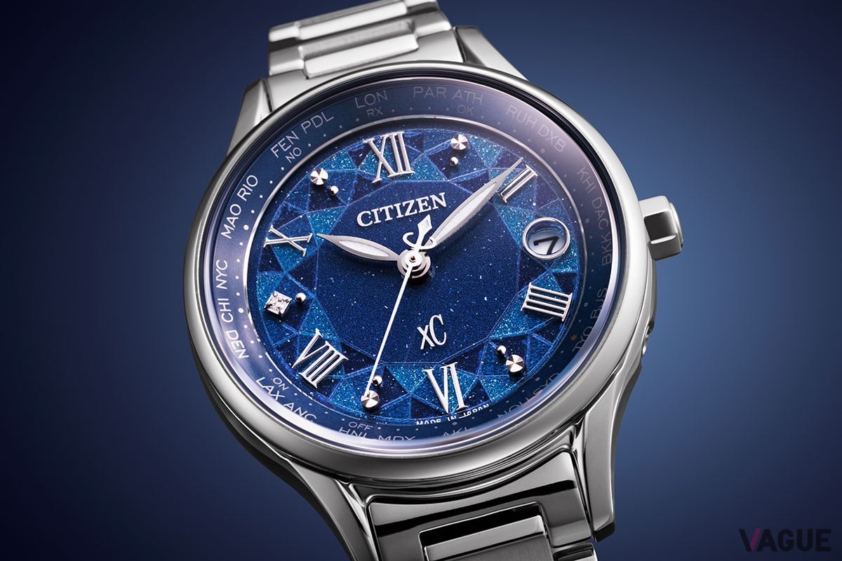 ラメを散りばめたダイヤルが満天の星空を思わせる「シチズン クロスシー EC1160-71L」。日付表示部分にレンズ加工を施したドーム型風防が雰囲気を添える