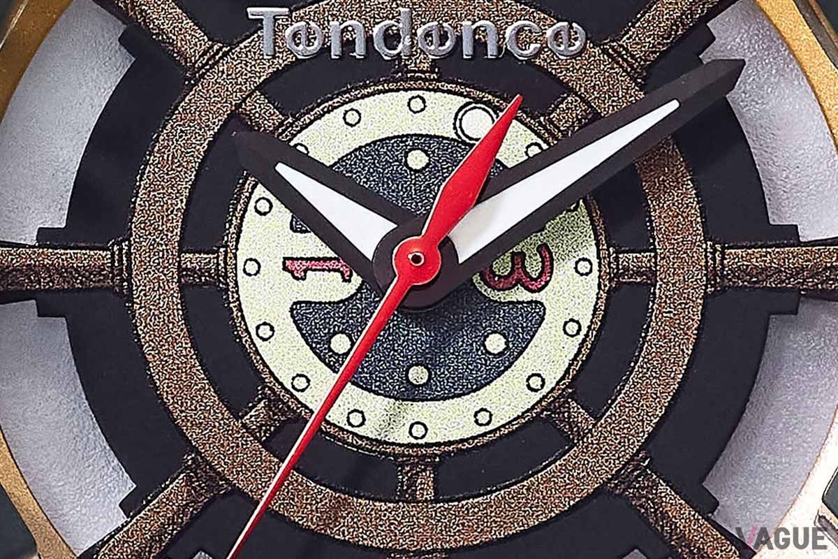 サウザンド・サニー号の操舵輪をモチーフにデザイン