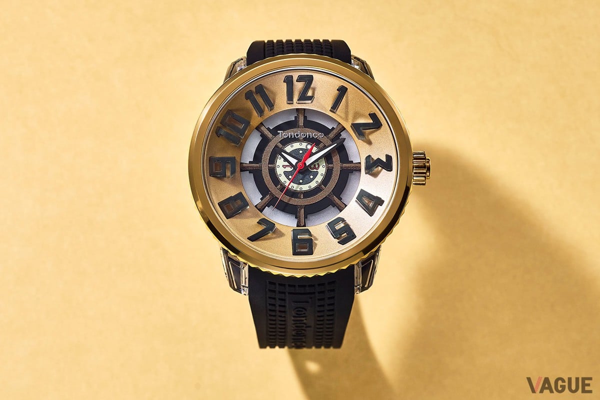 落ち着いたゴールドにとブラックがアクセントになる、シックでありながらも力強さを感じさせるカラーリング