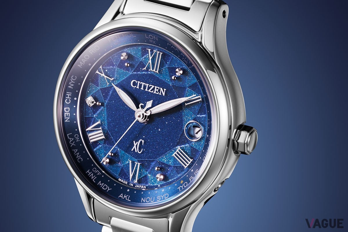 ラメを散りばめたダイヤルが満天の星空を思わせる「シチズン クロスシー EC1160-71L」。日付表示部分にレンズ加工を施したドーム型風防が雰囲気を添える