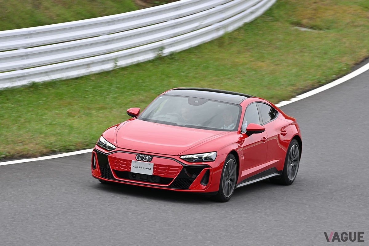 アウディ主催のイベント「Audi e-tron GT Dynamic Driving Experience」のワンシーン