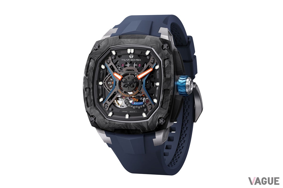 落ち着いたブルーが大人の魅力を演出