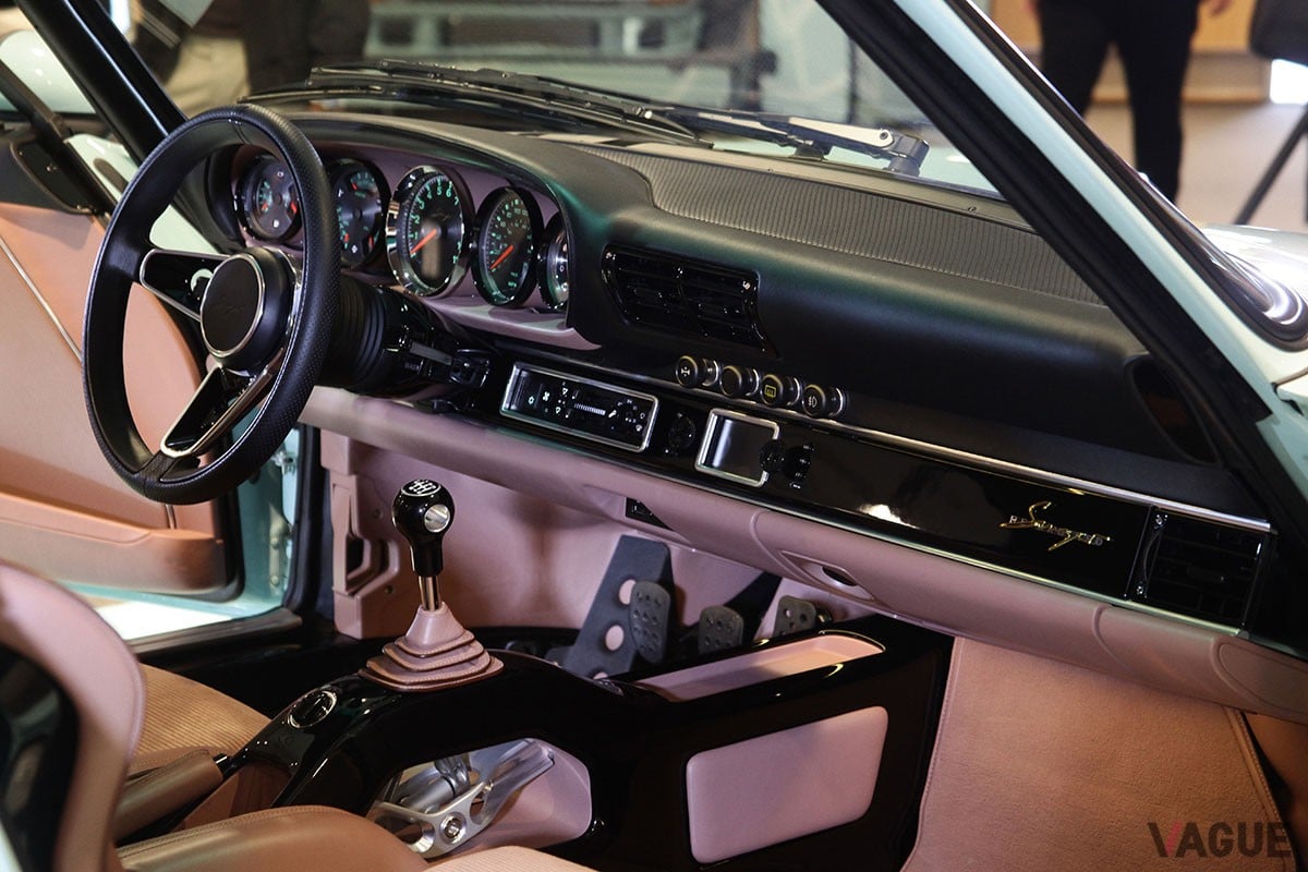 シンガー・ヴィークル・デザインが手がけた「ポルシェ911カレラクーペ リイマジンド バイ シンガー」